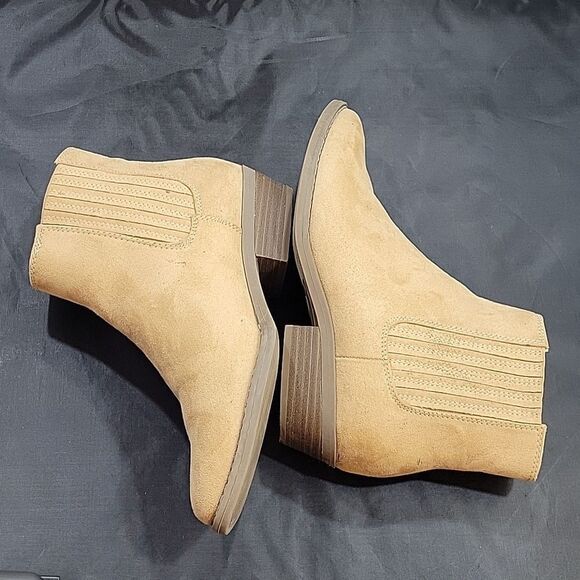 UNIVERSAL THREAD POINTED TOE LOW BLOCK HEEL ANKLE BOOTIE - Picture 9 of 16